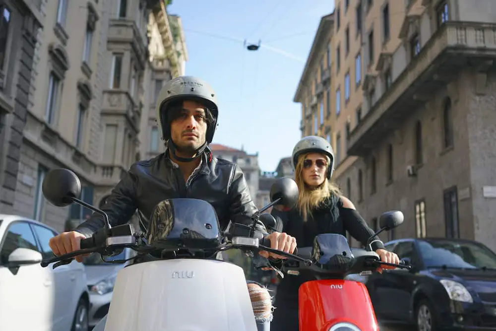 Las matriculaciones de motos y vehículos ligeros eléctricos descienden casi un 7% en julio